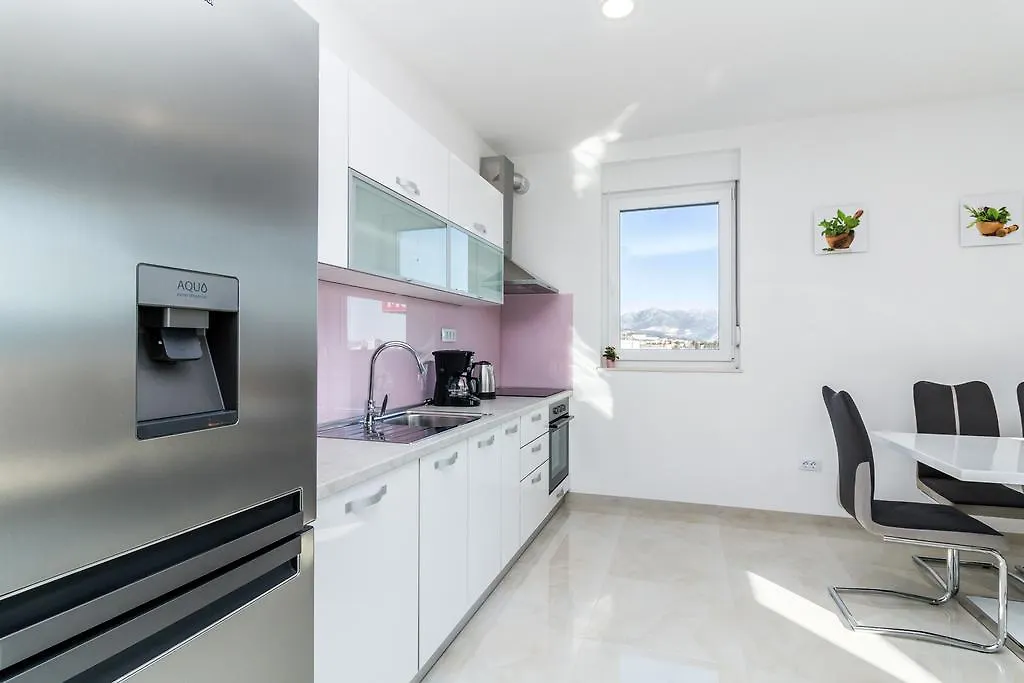 Apartment Apartman Bella Kastela
